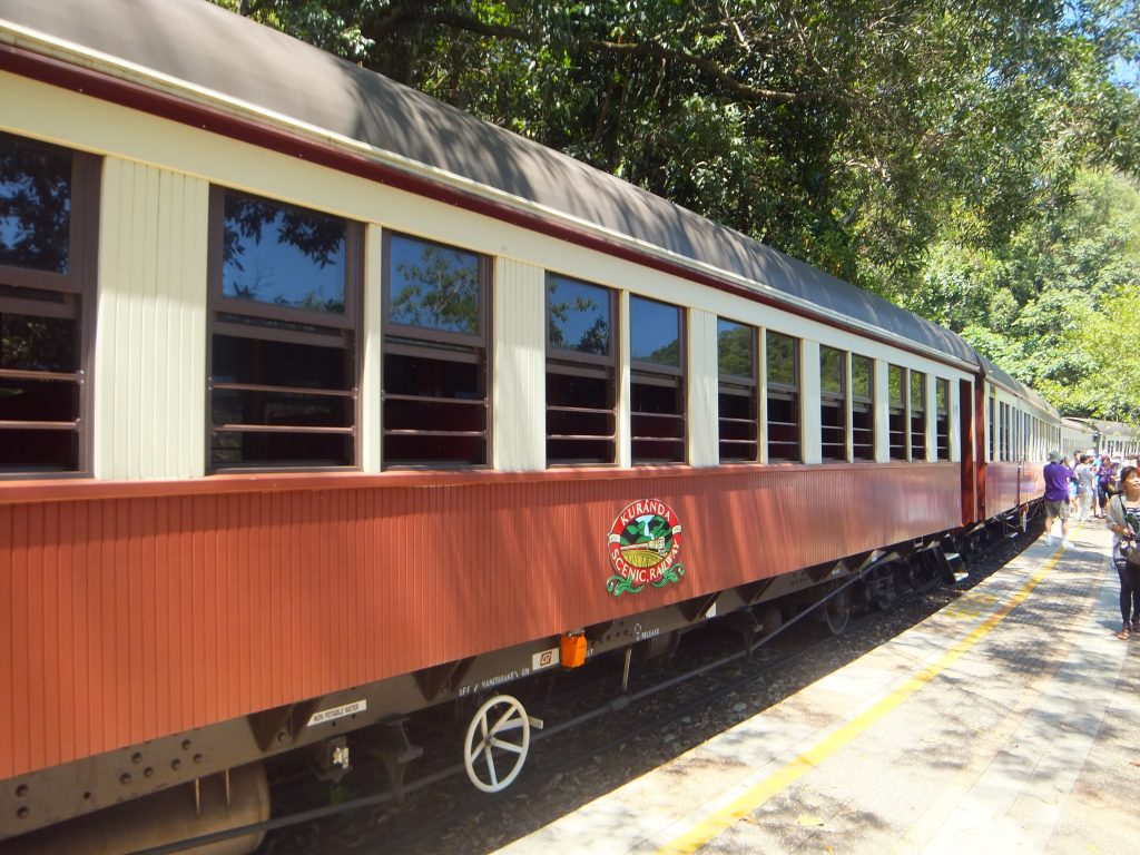 旅行好きRBスタッフのブログ
      ケアンズの魅力　キュランダ鉄道
    コメント